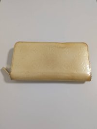 LOUIS VUITTON ジッピー　長財布ヴェルニ637